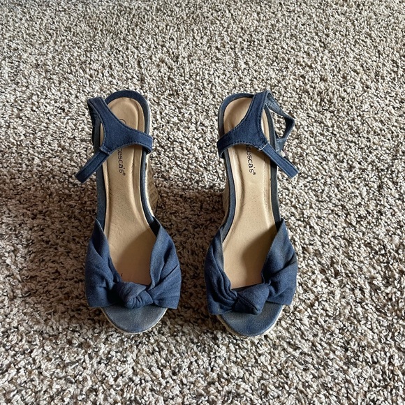 Francesca’s navy blue wedge heel - Picture 1 of 5